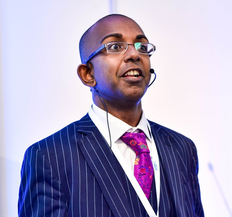 Dr Kevin Fernando
